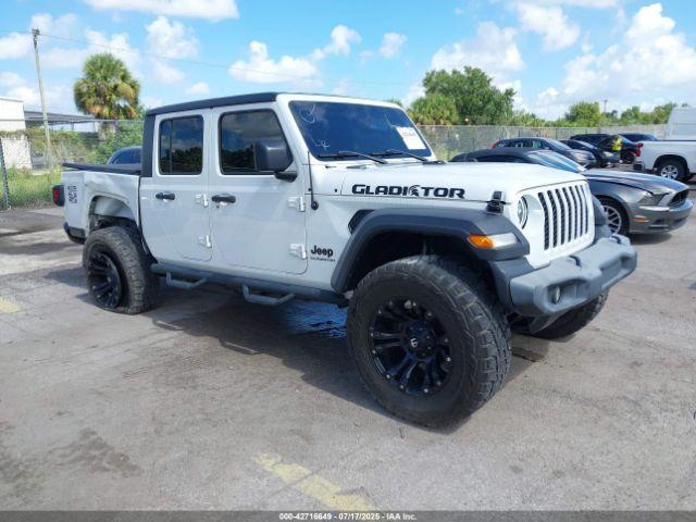  Salvage Jeep Gladiator