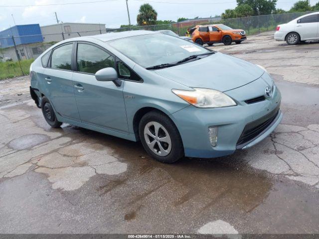  Salvage Toyota Prius