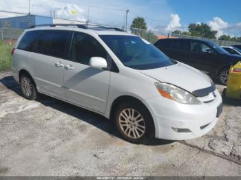  Salvage Toyota Sienna