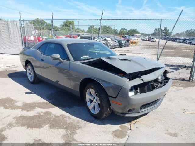  Salvage Dodge Challenger