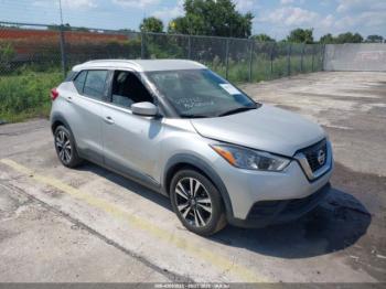  Salvage Nissan Kicks