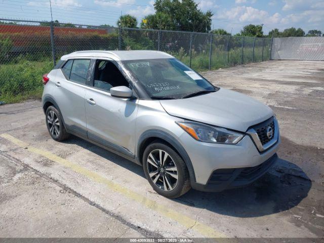  Salvage Nissan Kicks