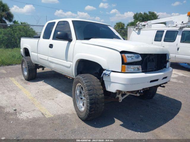  Salvage Chevrolet Silverado 2500