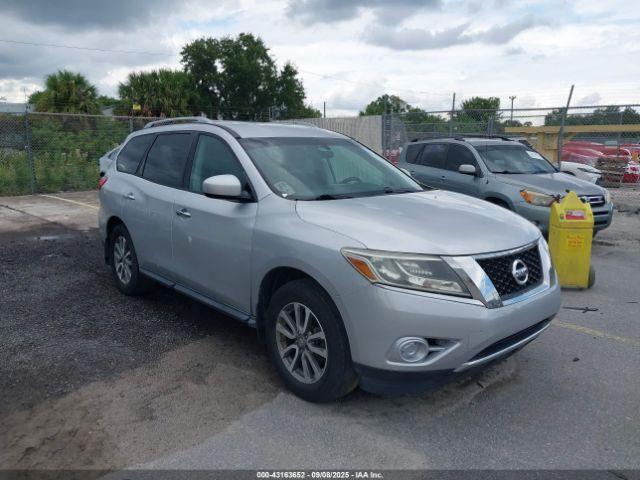  Salvage Nissan Pathfinder