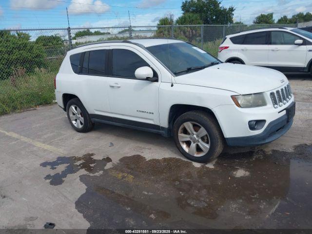  Salvage Jeep Compass
