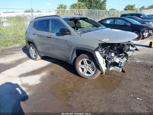  Salvage Jeep Compass