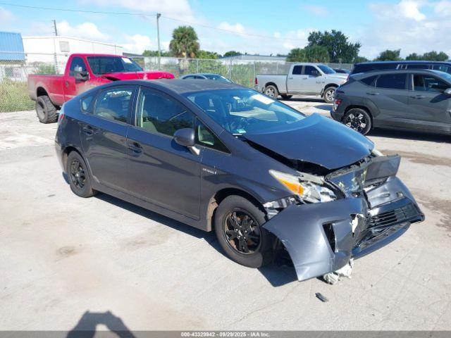  Salvage Toyota Prius