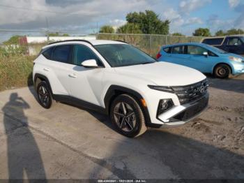  Salvage Hyundai TUCSON