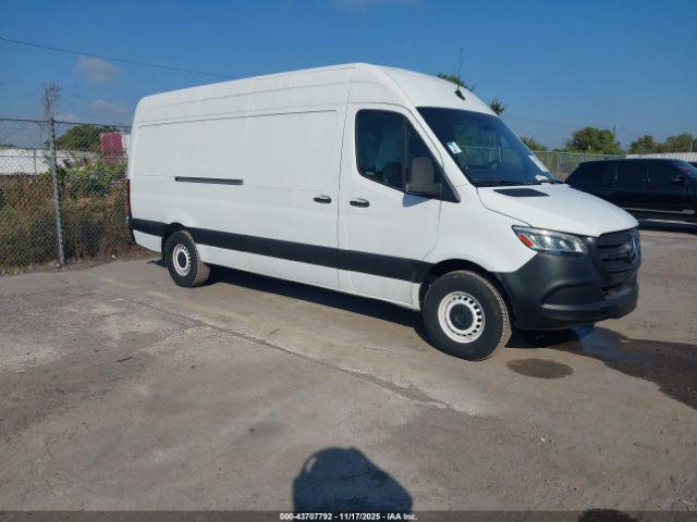  Salvage Mercedes-Benz Sprinter