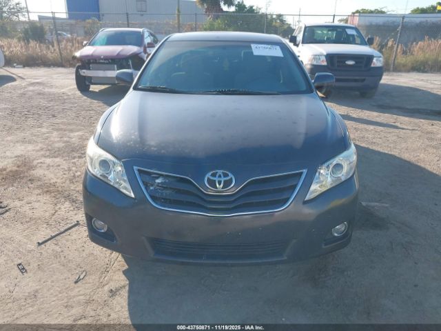 Toyota Camry Le Image 2