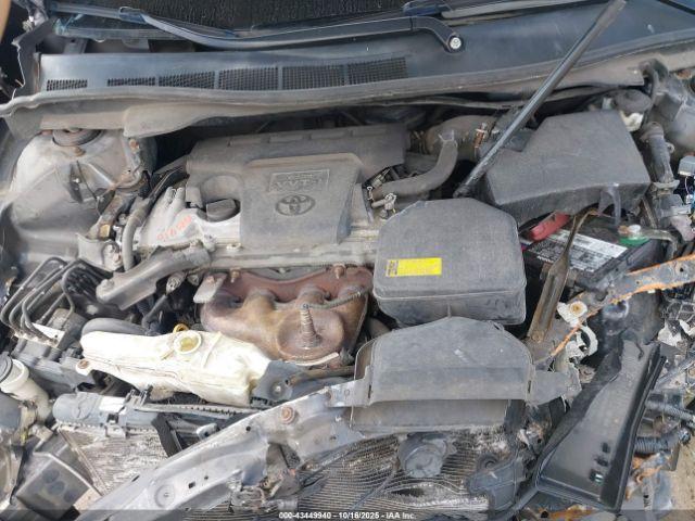 Toyota Camry Le Image 4