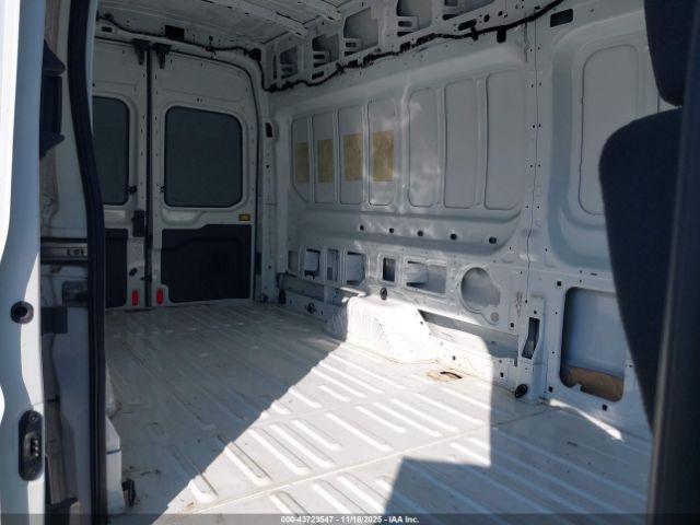 Ford Transit Image 16