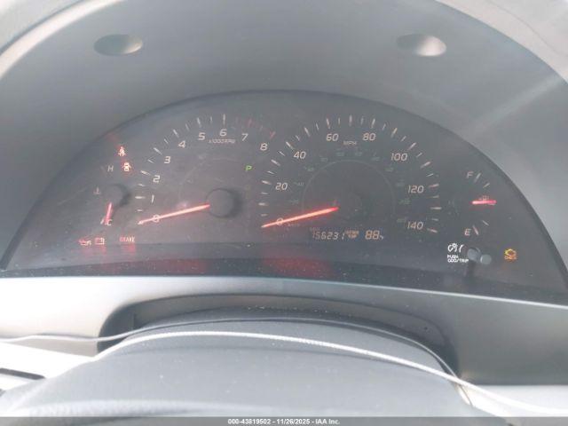 Toyota Camry Le Image 9