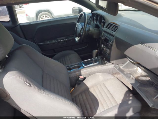 Dodge Challenger Sxt Image 9