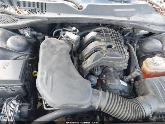 Dodge Challenger Sxt Image 11