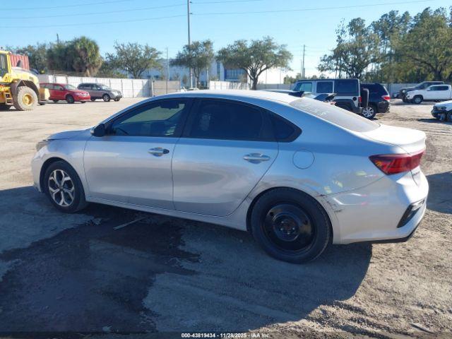 Kia Forte Lxs Image 5