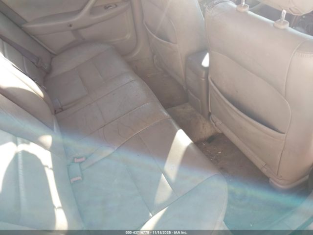 Toyota Camry Le V6 Image 5