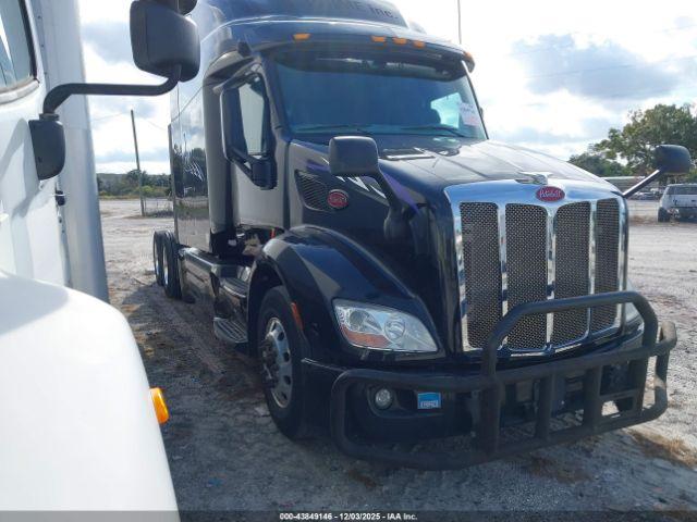  Salvage Peterbilt 579