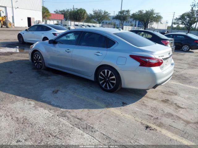 Nissan Altima 2.5 Sv Image 16