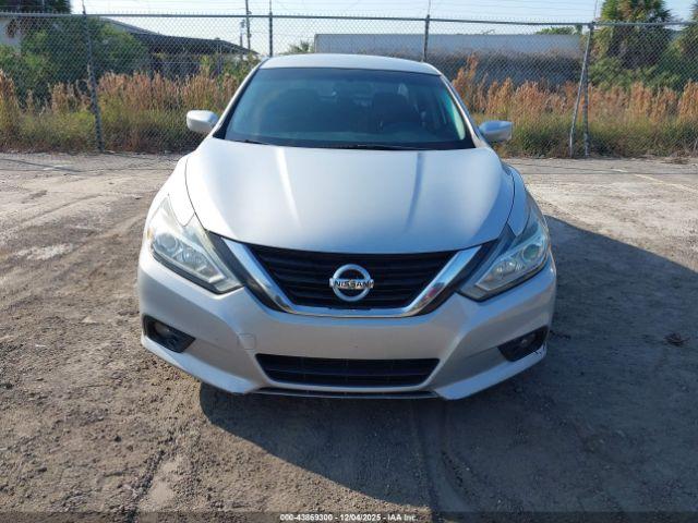 Nissan Altima 2.5 Sv Image 11