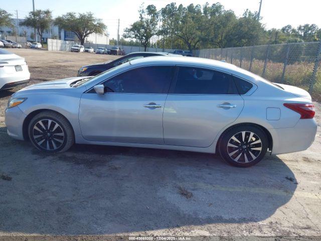 Nissan Altima 2.5 Sv Image 13