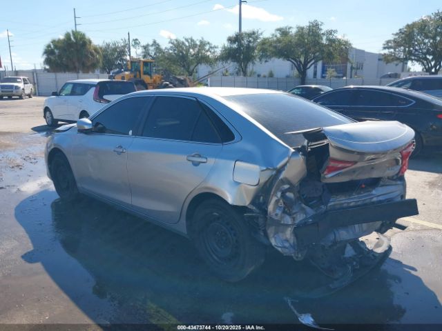 Toyota Camry Le Image 2