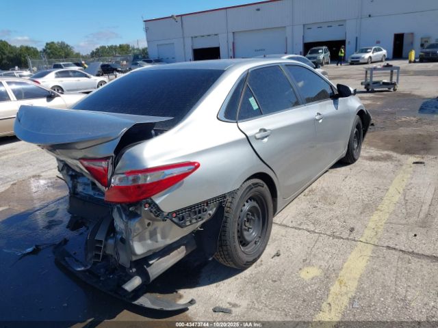 Toyota Camry Le Image 20