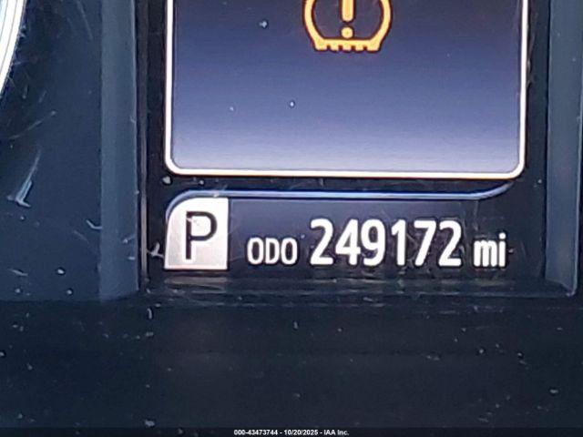 Toyota Camry Le Image 14