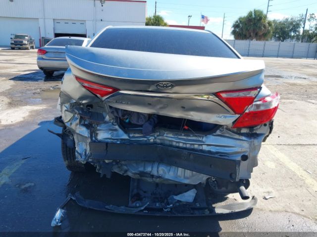 Toyota Camry Le Image 10