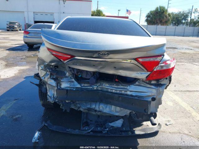 Toyota Camry Le Image 10