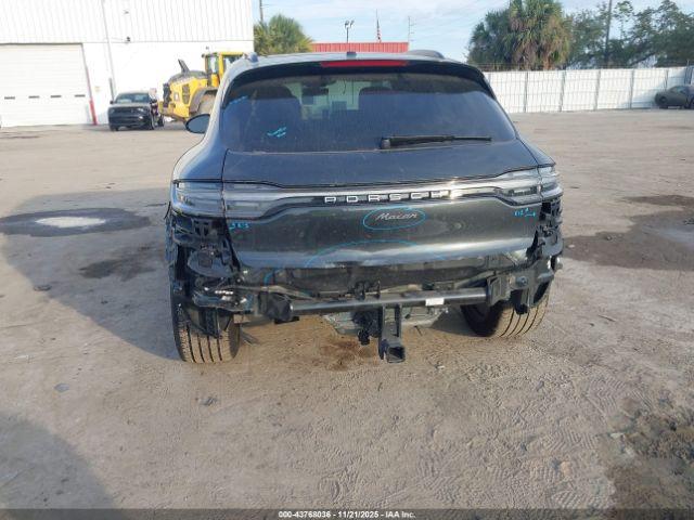 Porsche Macan T Image 10