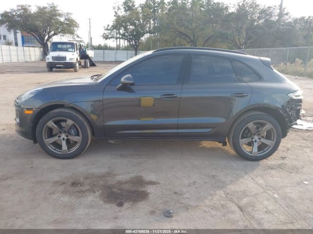 Porsche Macan T Image 4