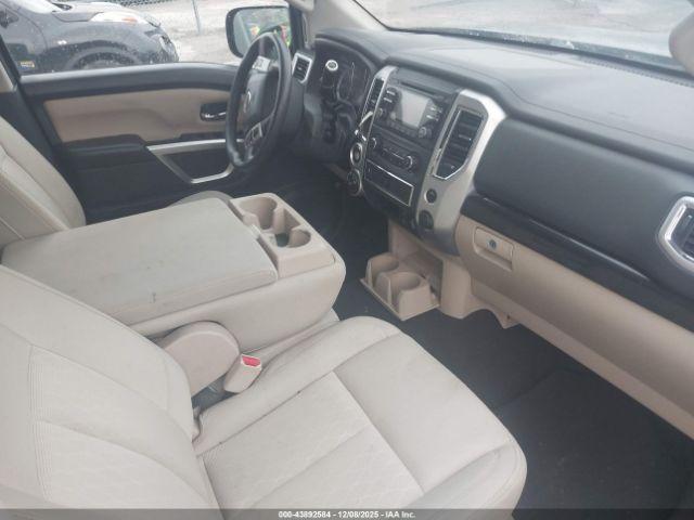 Nissan Titan Sv Image 12