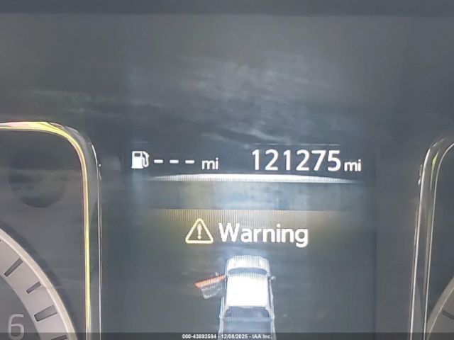 Nissan Titan Sv Image 9