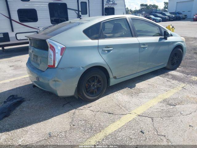 Toyota Prius Two Image 6