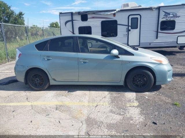 Toyota Prius Two Image 17