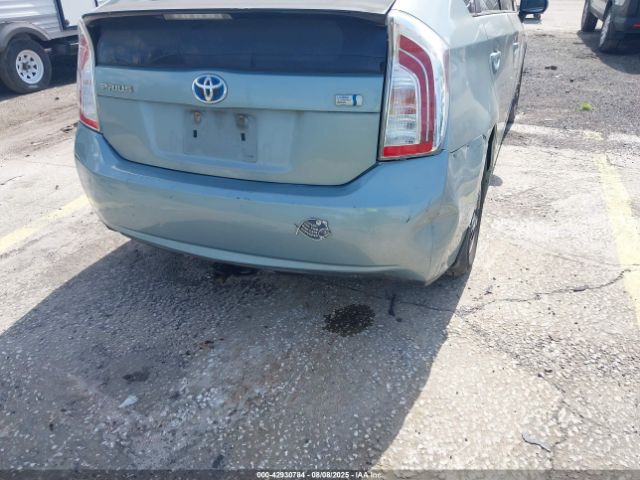 Toyota Prius Two Image 12