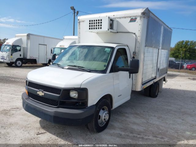 Chevrolet Express 4500 Image 4