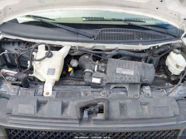 Chevrolet Express 4500 Image 10