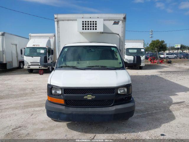 Chevrolet Express 4500 Image 15
