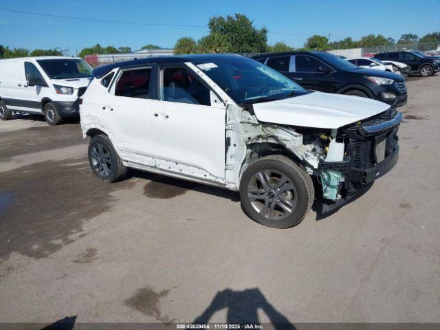  Salvage Kia Seltos