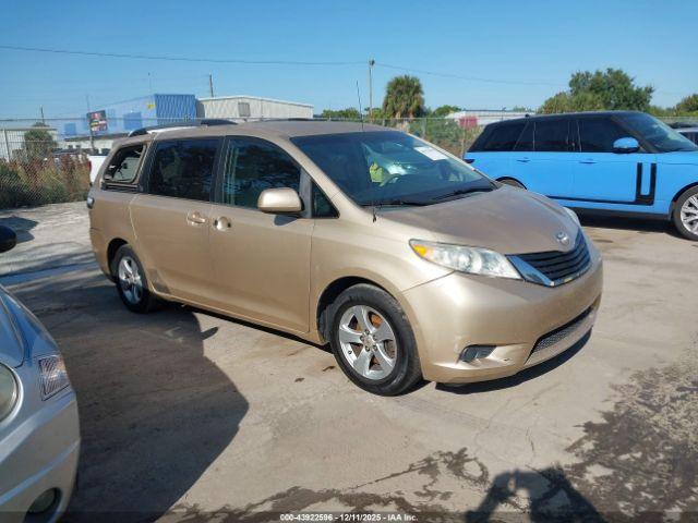  Salvage Toyota Sienna