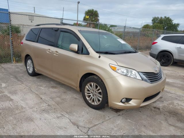 Toyota Sienna Xle V6 Image 1