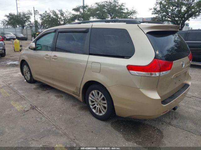 Toyota Sienna Xle V6 Image 7