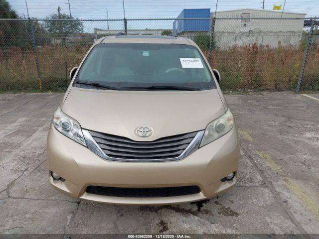 Toyota Sienna Xle V6 Image 6