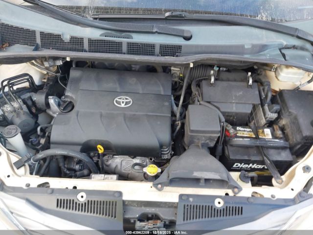 Toyota Sienna Xle V6 Image 10