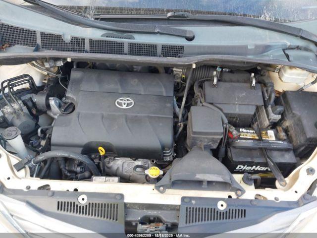 Toyota Sienna Xle V6 Image 10