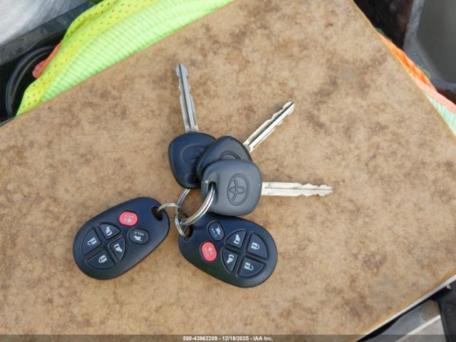 Toyota Sienna Xle V6 Image 16