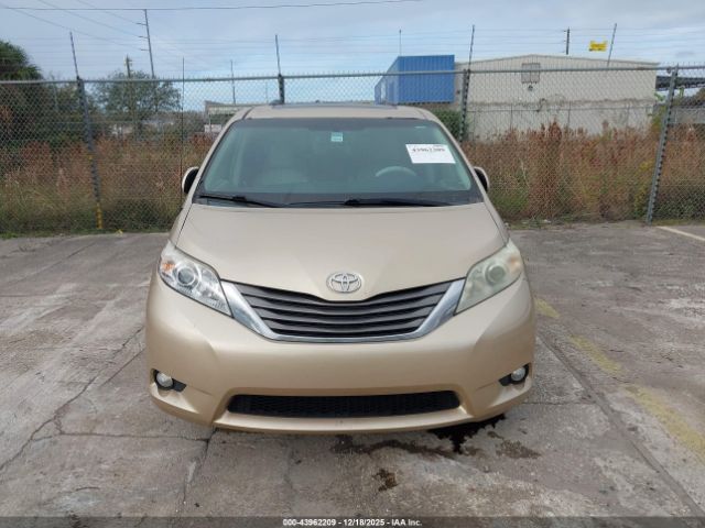 Toyota Sienna Xle V6 Image 12