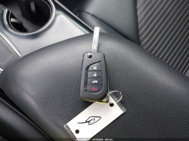 Toyota Camry Se Image 9